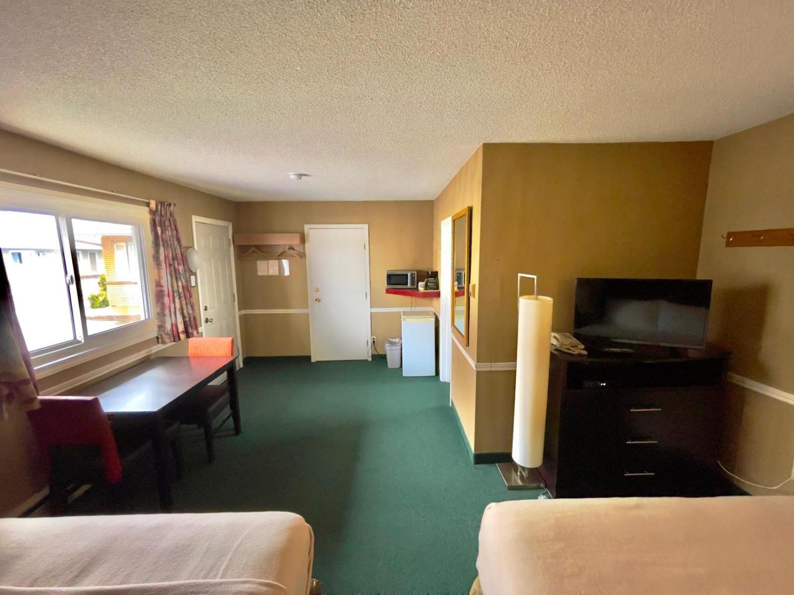 سولت سانت ماري Adams Motel المظهر الخارجي الصورة