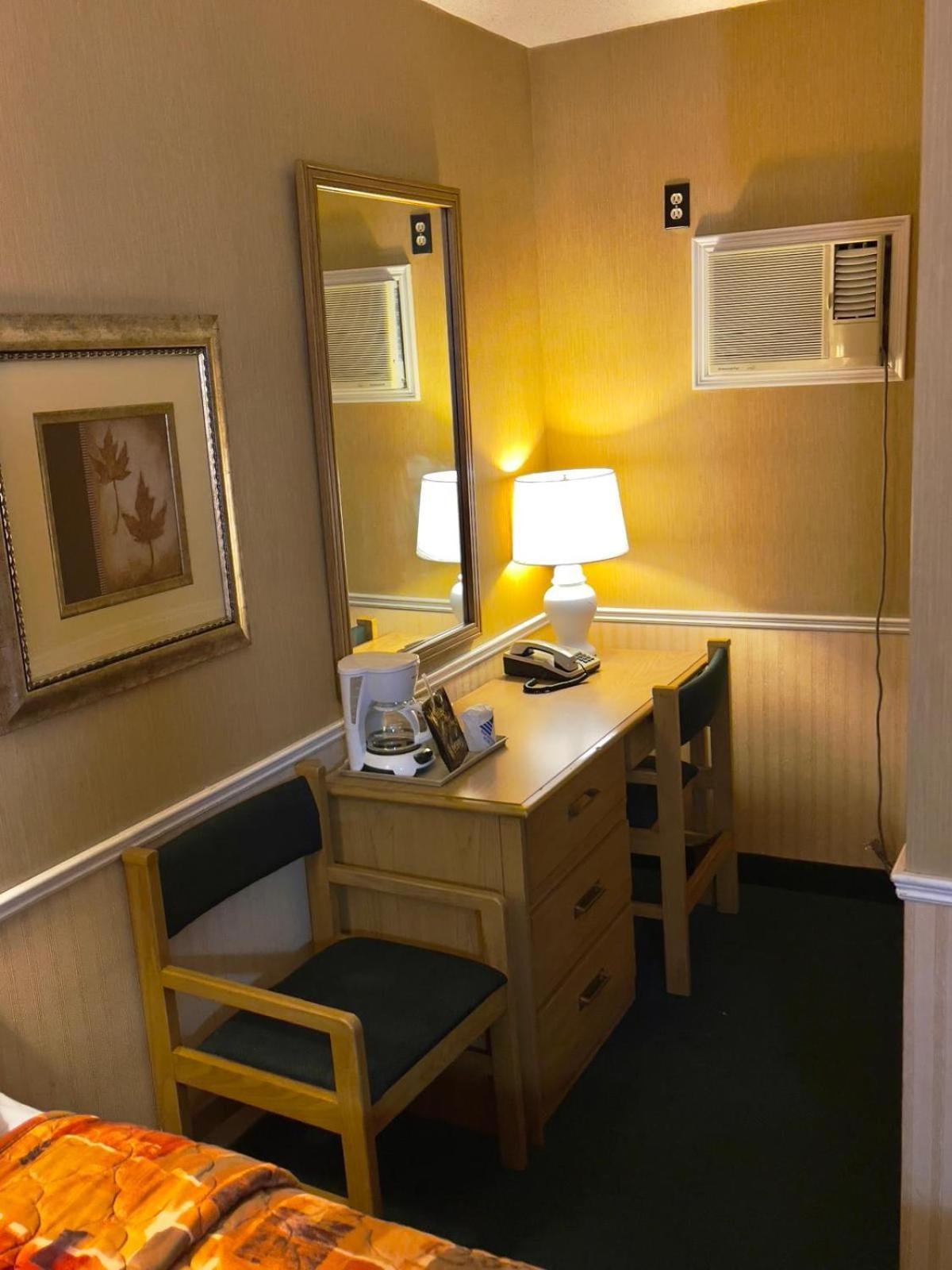 سولت سانت ماري Adams Motel المظهر الخارجي الصورة